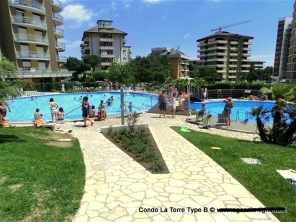 Ferienwohnung Lignano Sabbiadoro With Pool Exterior foto