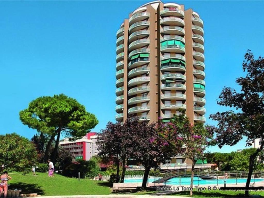 Ferienwohnung Lignano Sabbiadoro With Pool Exterior foto